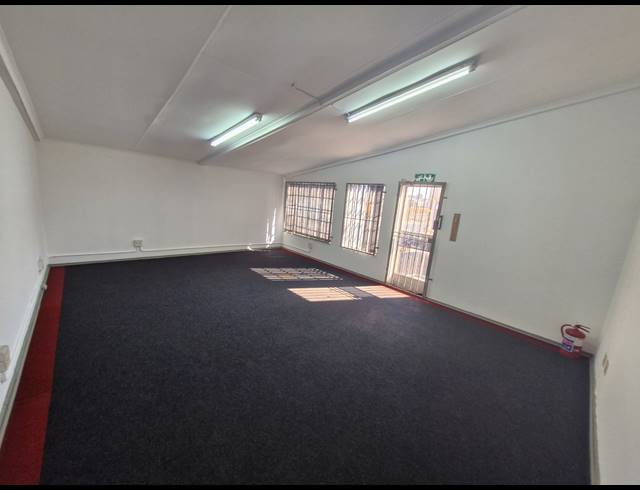 190M² FACTORY TO LET IN JET PARK